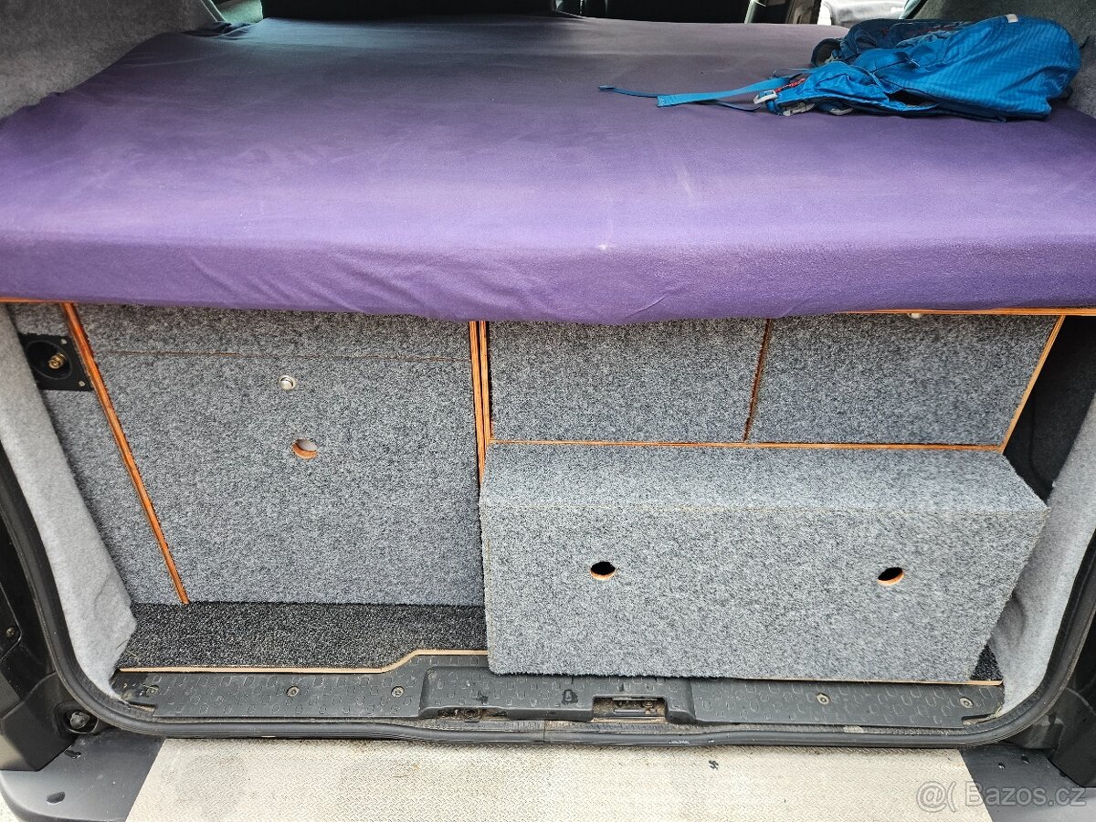 RENAULT TRAFIC CAMPER - 10