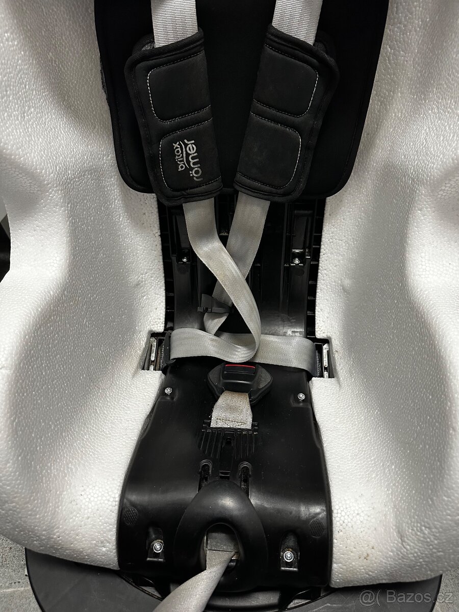 Britax Romer Dual Fix M- iSize - 10