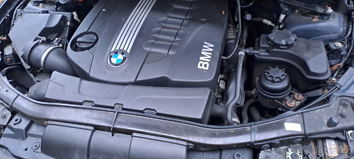 BMW 330 XD, rok 2012, manuál - 10