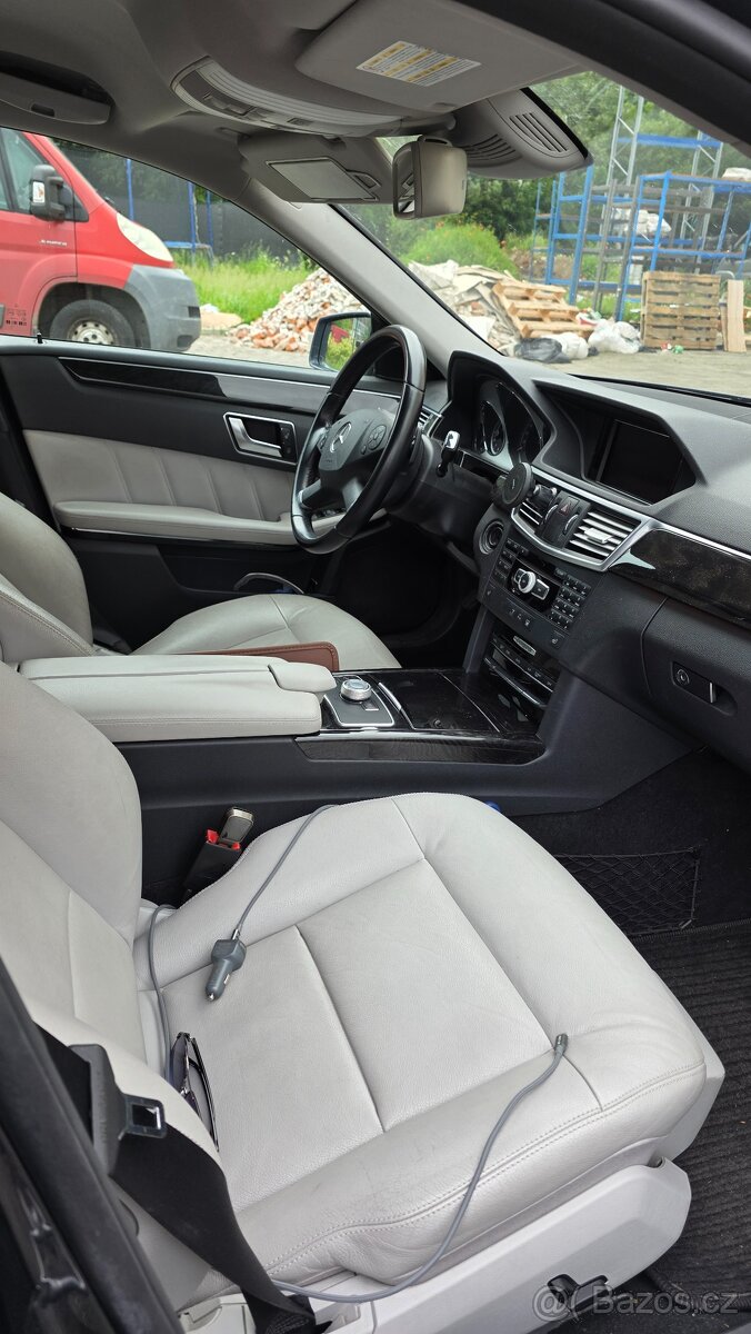 Mercedes-Benz E 350 CDI (W212) - 10