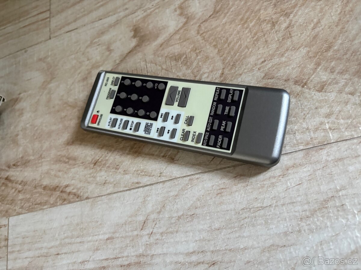 CD přehrávač Denon DCD-590 včetně DO - 10