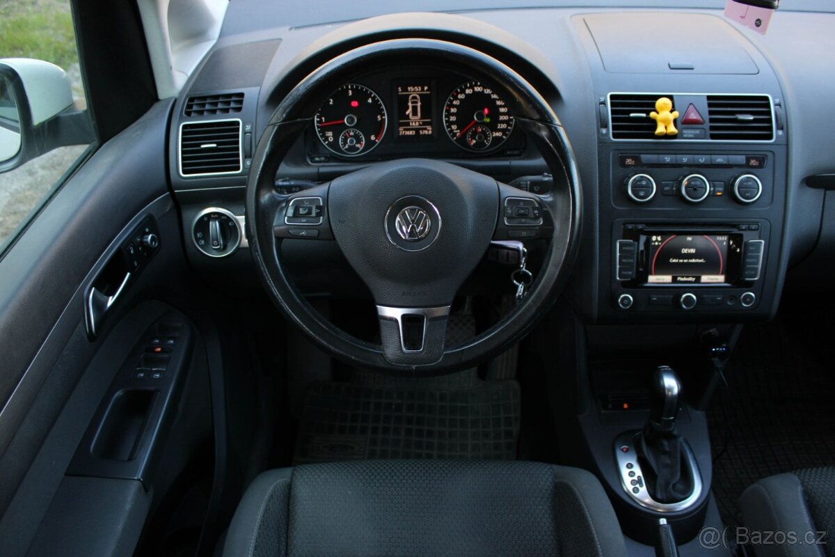 Volkswagen Touran 1.6 TDI DSG - 10