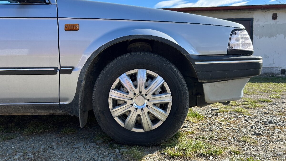 Mazda 323 1988 - 10