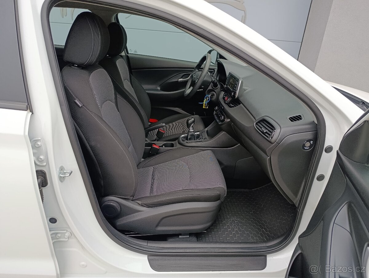 HYUNDAI i30 START 1.4 73kW ČR 1.MAJITEL - 10