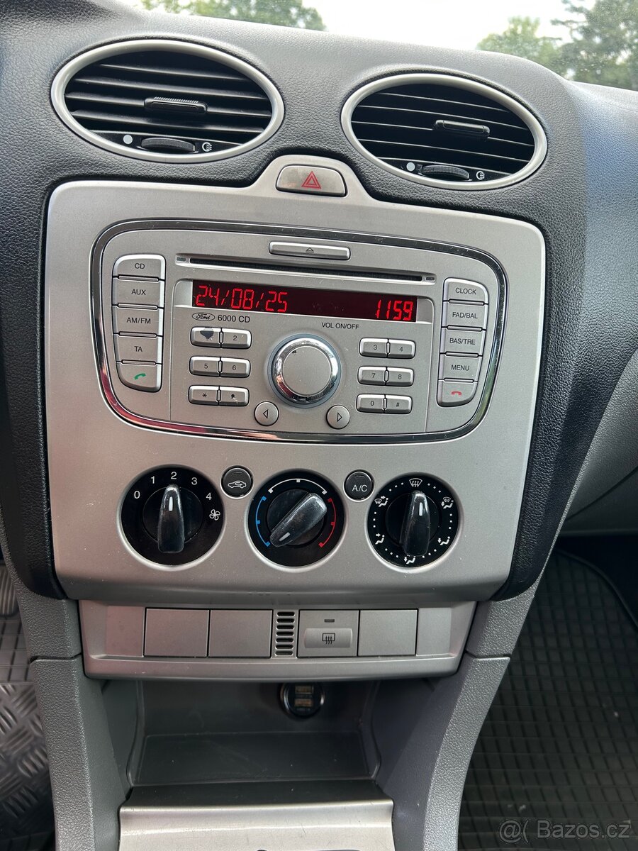 Prodám Ford Focus kombi, r.v. 2009, 1,6 74kW - 10