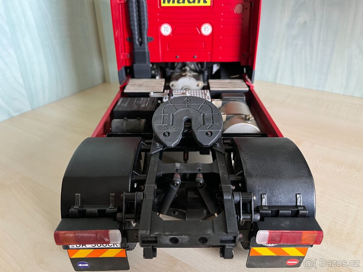 Tamiya Volvo FH12 Globetrotter 420 - nová stavebnica - 10