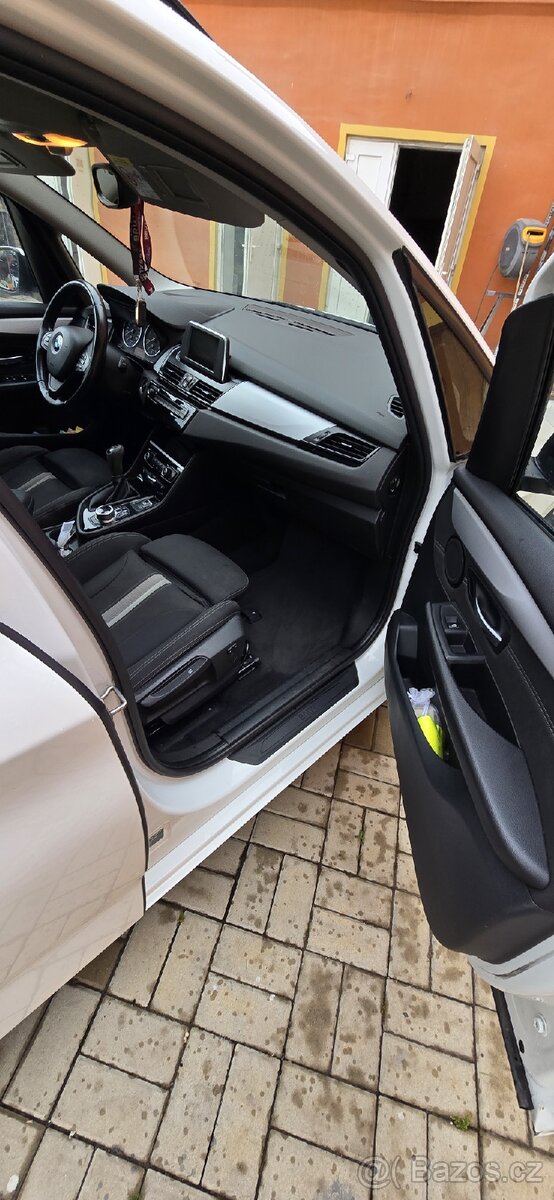 BMW 216D GRAN TOURER F46 - 10