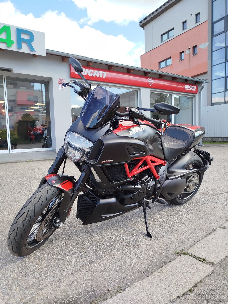 Ducati DIAVEL CARBON RED AND MATT CARBON, 1. MAJ V ČR, AKCE - 10