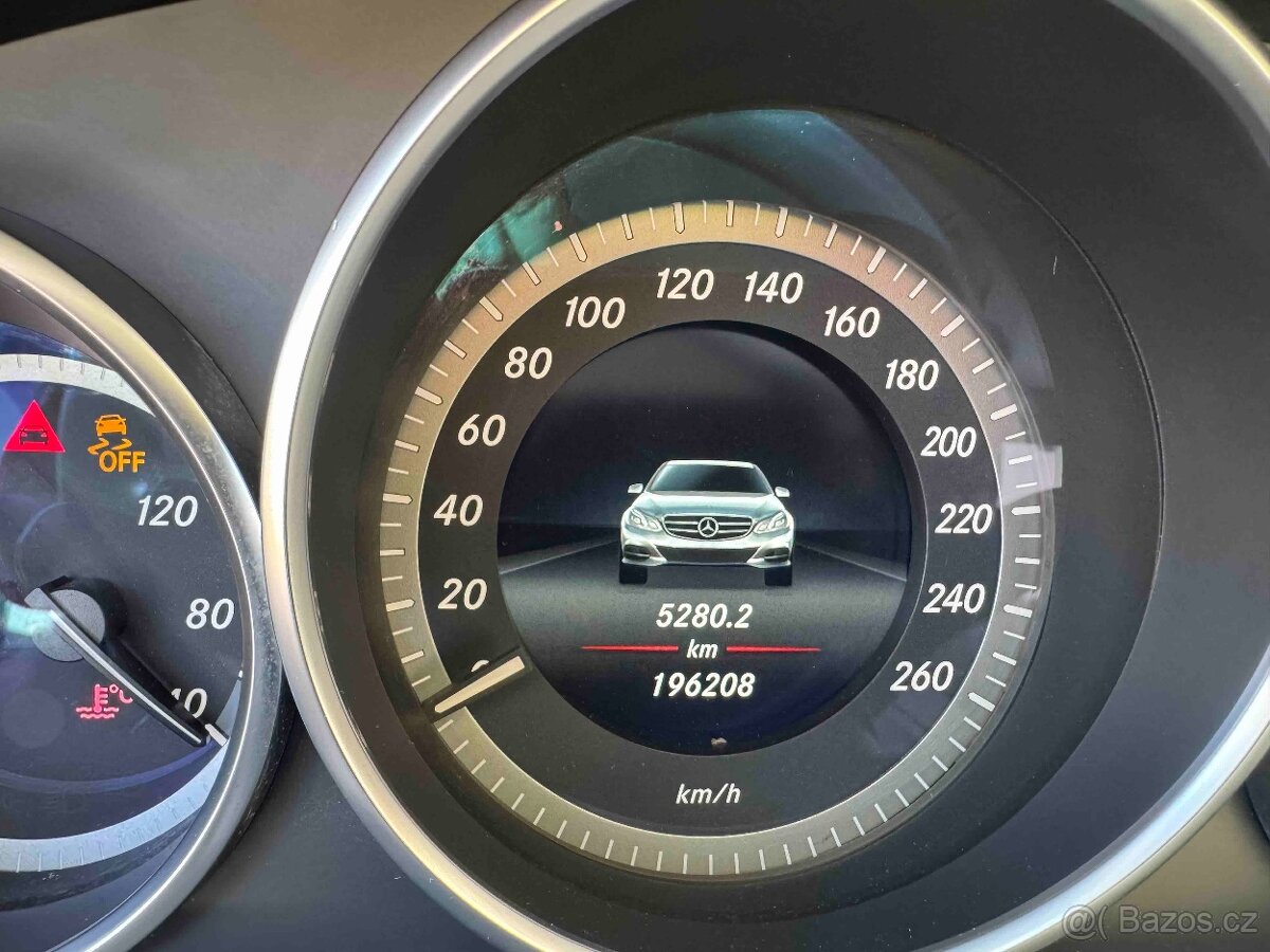 Mercedes - Benz, Třída E Limuzína - 10