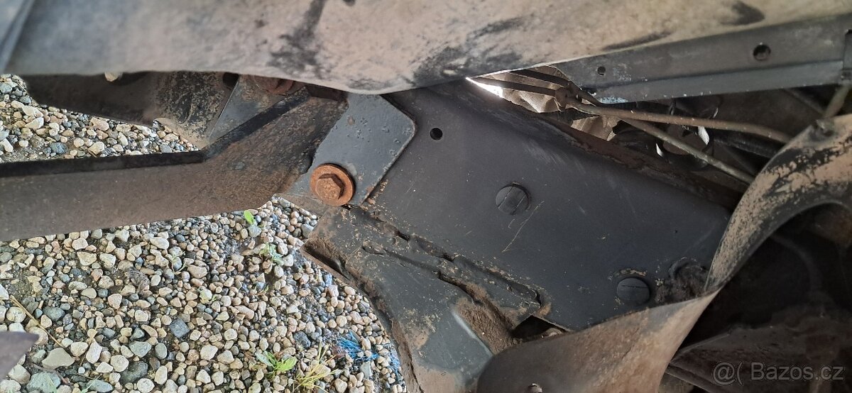 Nissan Terrano 2,7 TDI Camping BEZ KOROZIE ŚPANIELSKO - 10