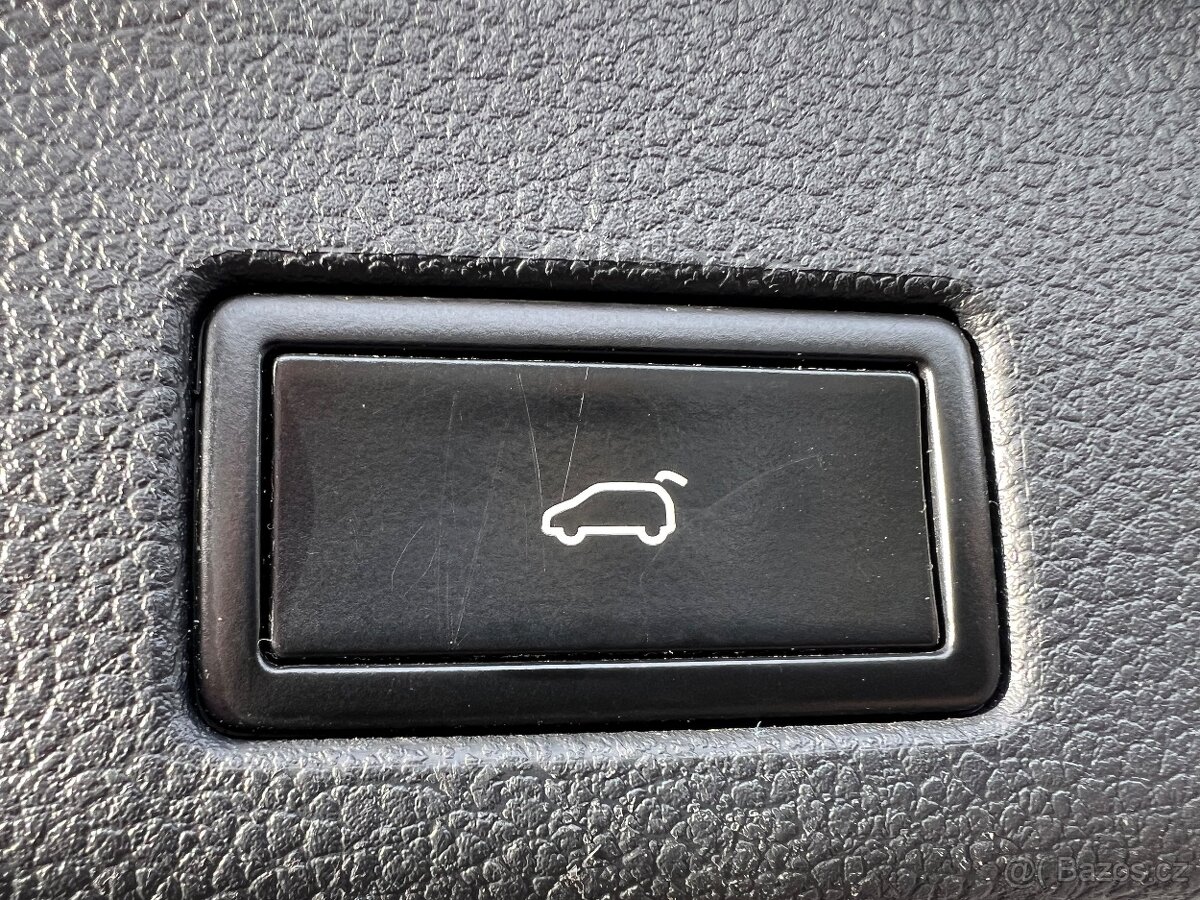 Volkswagen Sharan Highline 2.0TDI DSG Tažné 7-míst 103kw - 10