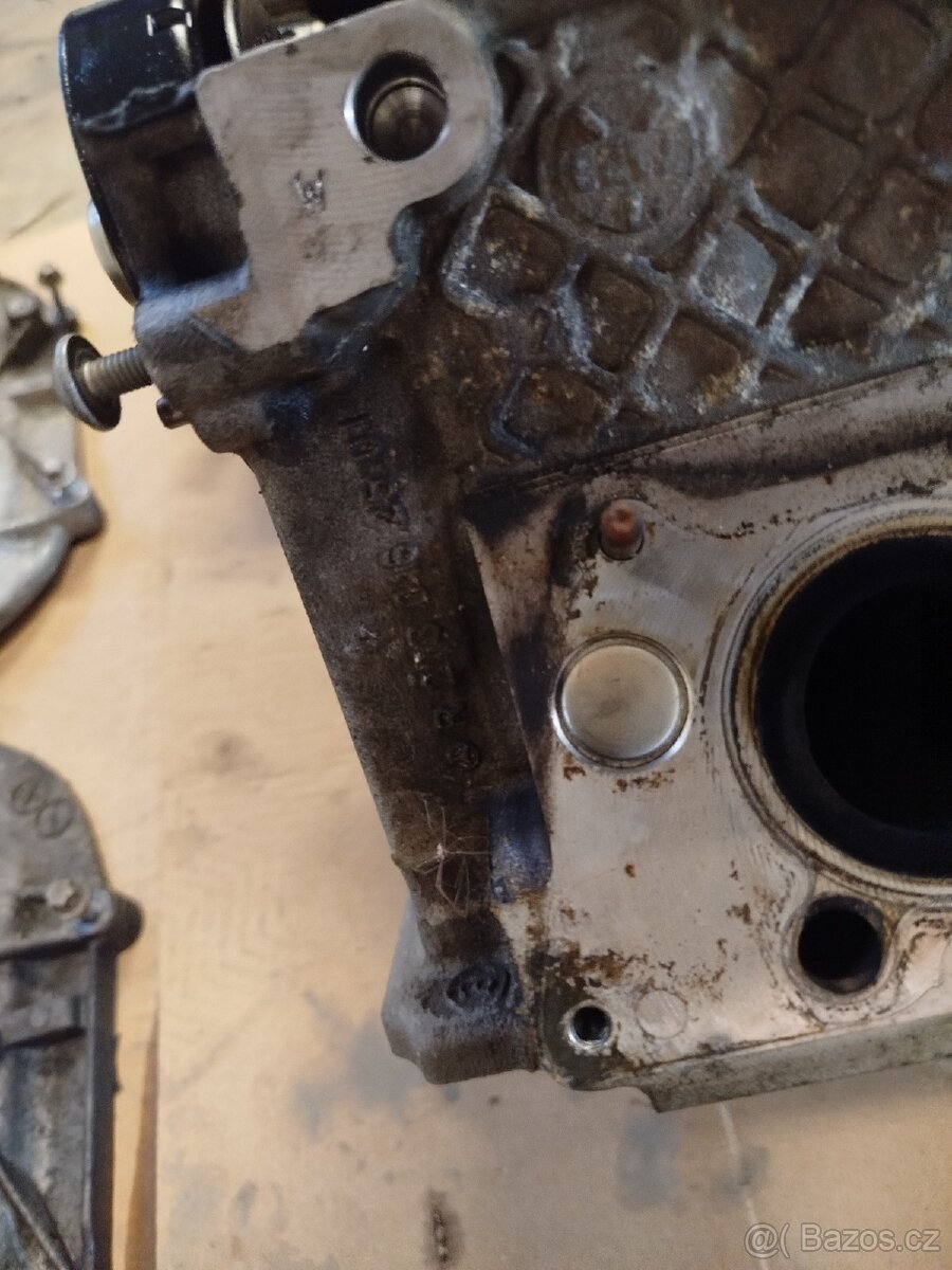 Díly motoru m273 4.7 v8 - 10