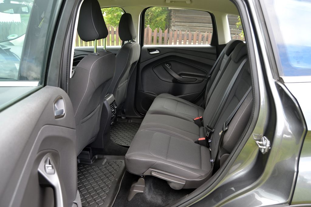 Ford Kuga 2.0 TDCi 110kW Cool&Connect 4x4 TOP STAV - 10