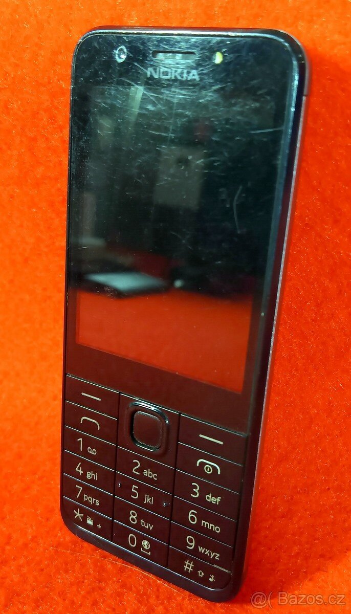 mobilni telefon Nokia 230, aluminium back, rok 2017 - 10