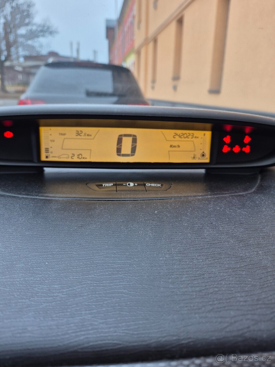 Citroën C 4 coupe - 10