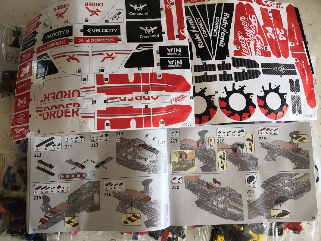 Stavebnice F1- Velká červená, kompatibilní s LEGO - 10