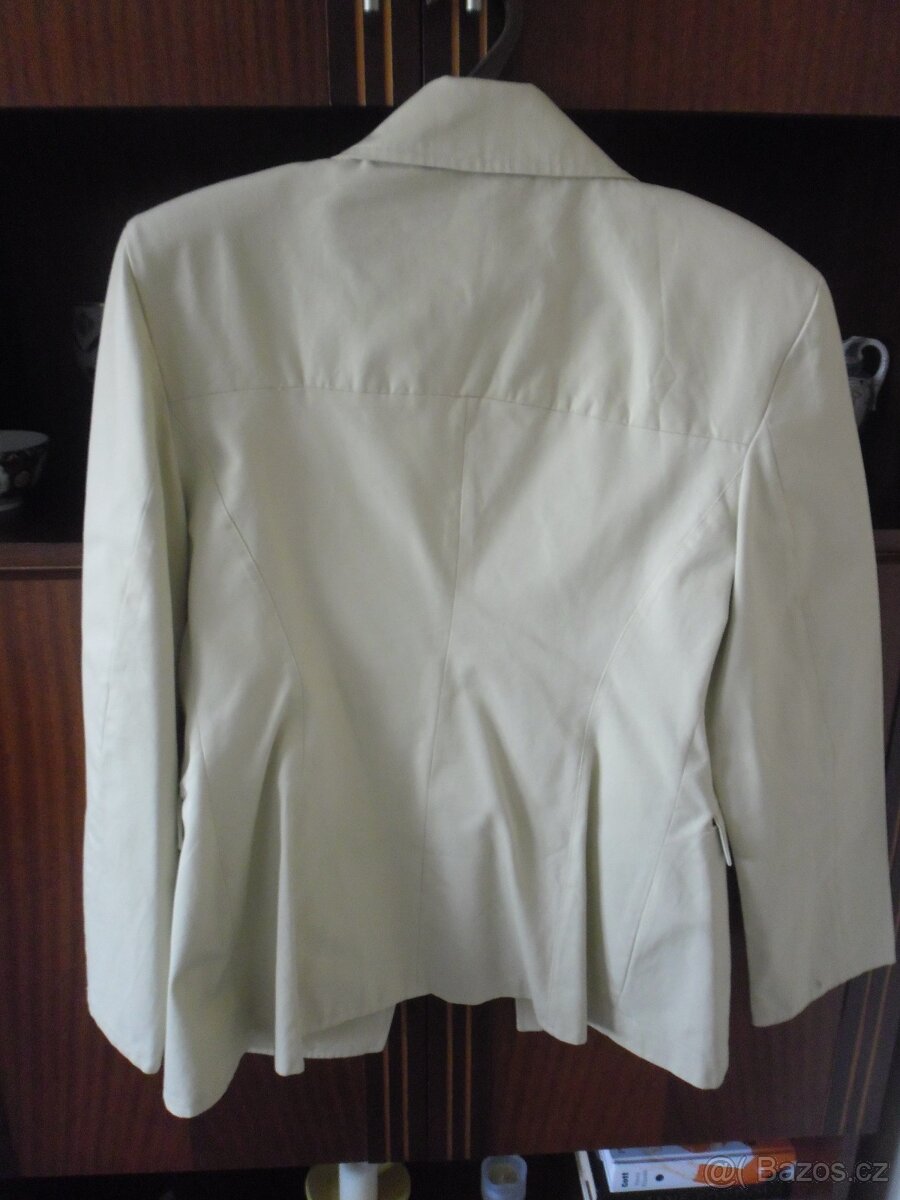 Prodám:dámský nepoužitý denim béžový kostým se sukní,780 Kč - 10