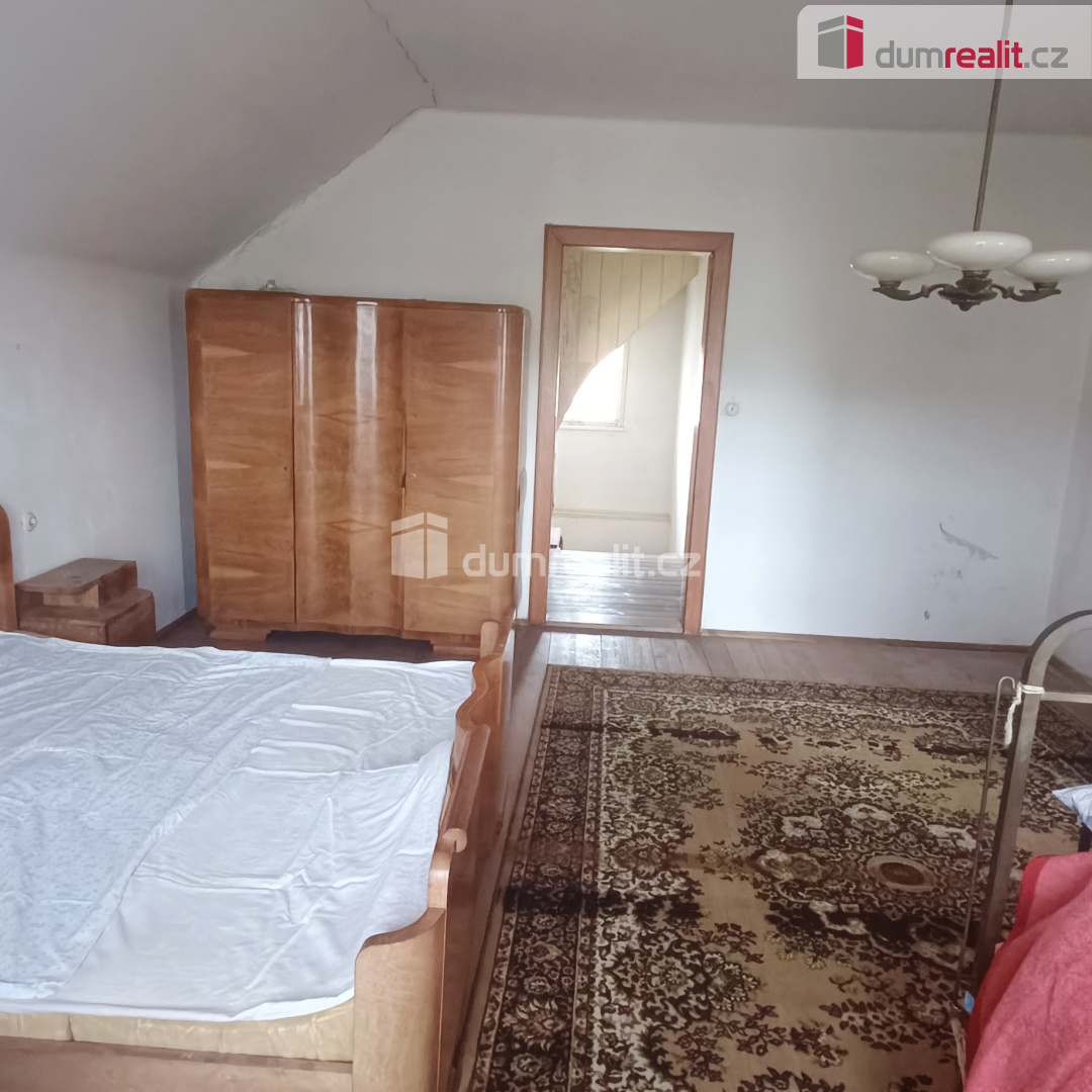 prodej patrové vily se zahradou, obec Lipová, okr. Děčín - 10