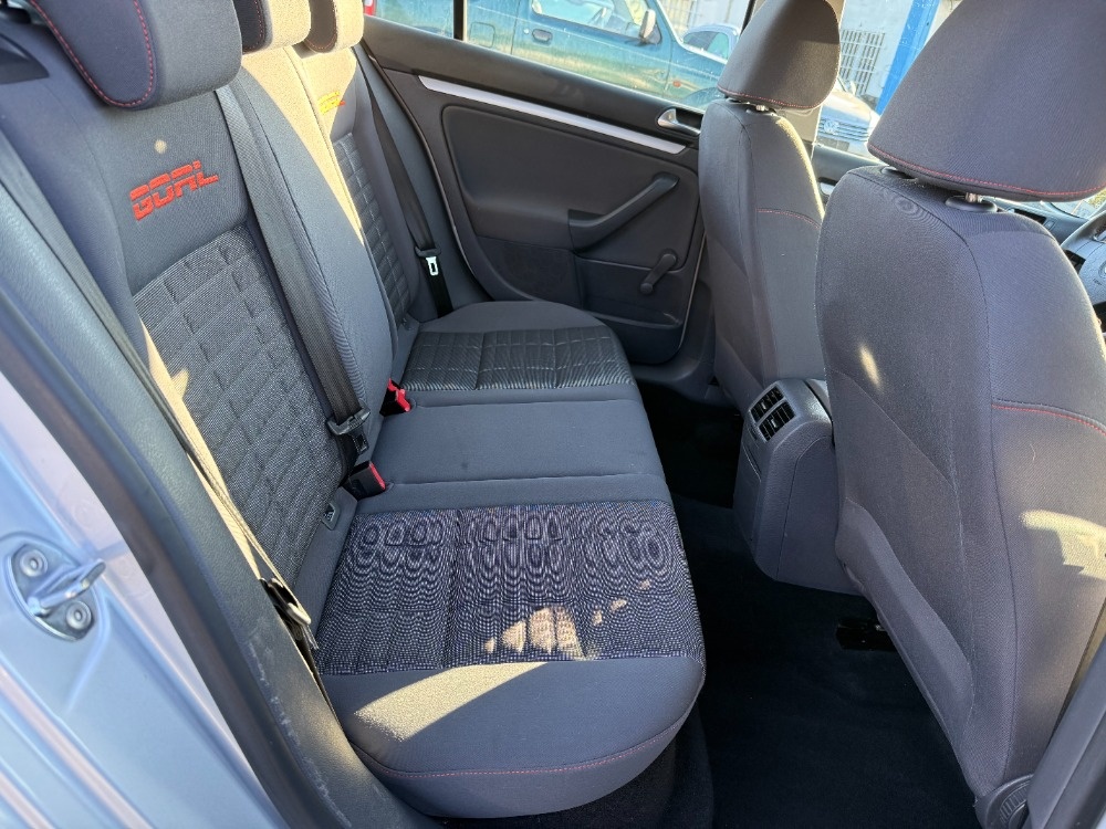 Volkswagen Golf 1.6i 75Kw Comfortline Automat - 10