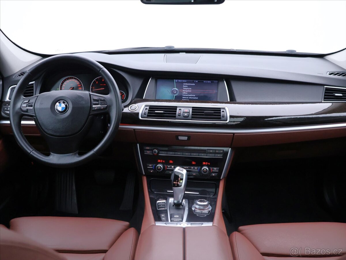 BMW Řada 5 3,0 530D 180kW xDrive Aut. GT (2012) - 10
