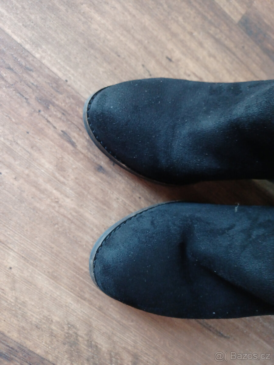 Kotníkové černé boty - 10