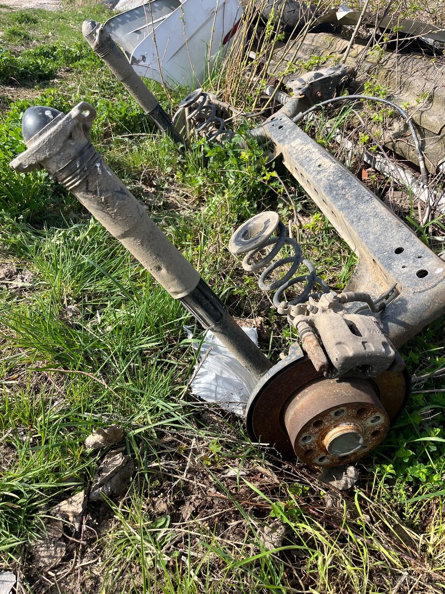 Výfuk náprava nárazník - 10