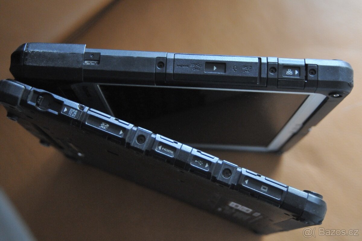 Průmyslový tablet/notebook Panasonic CF-33 - 10