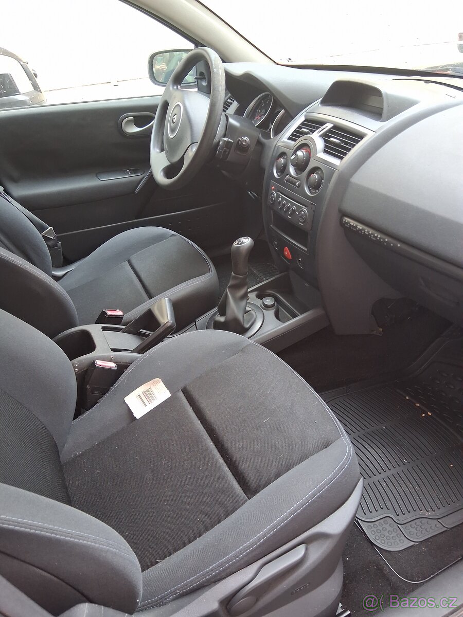 Prodám Renault Megane 1.6i - 10