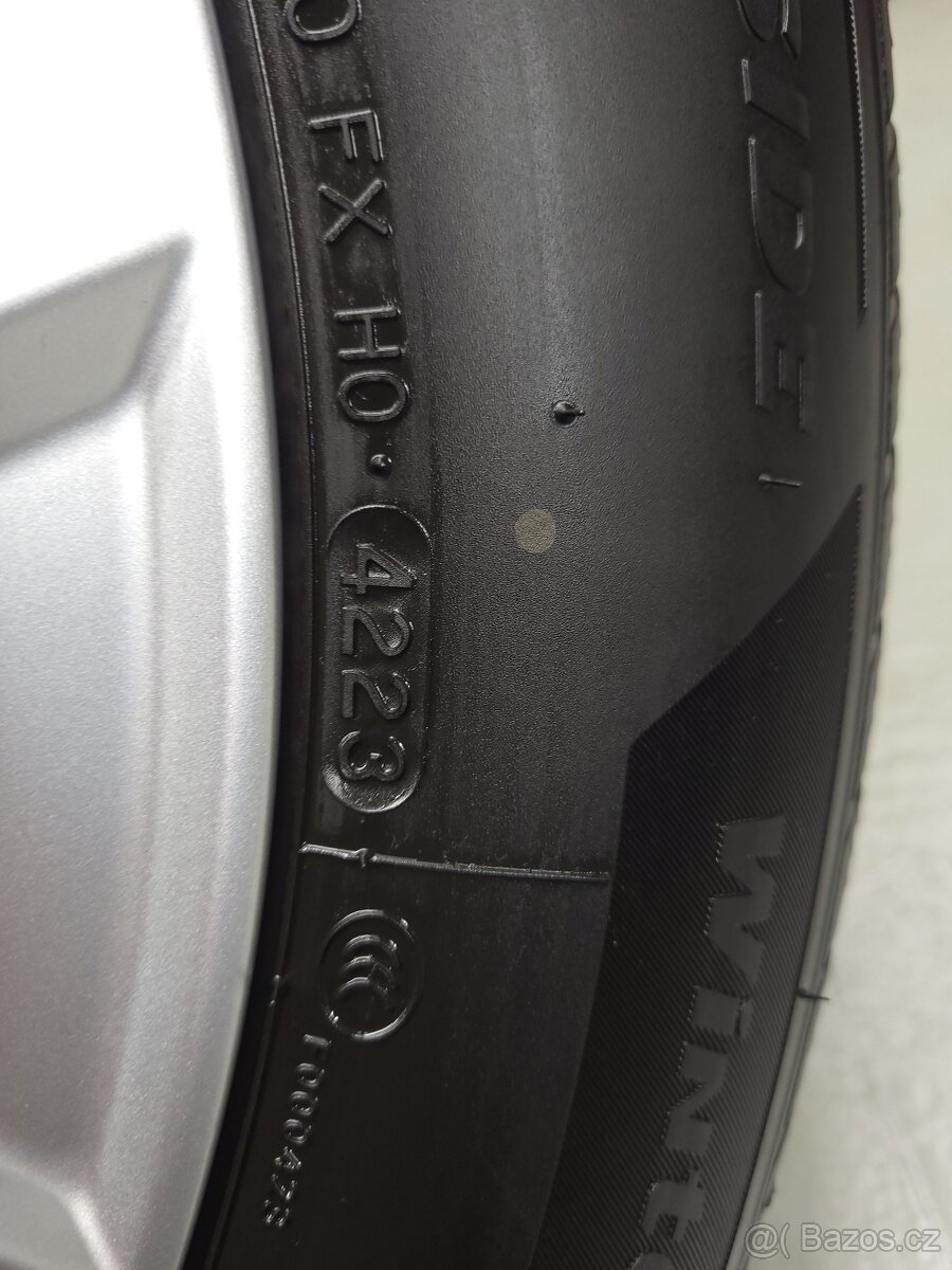 17"Originál Audi Q3 Kodiaq Tiguan 5x112 zimní pneu 7mm - 10