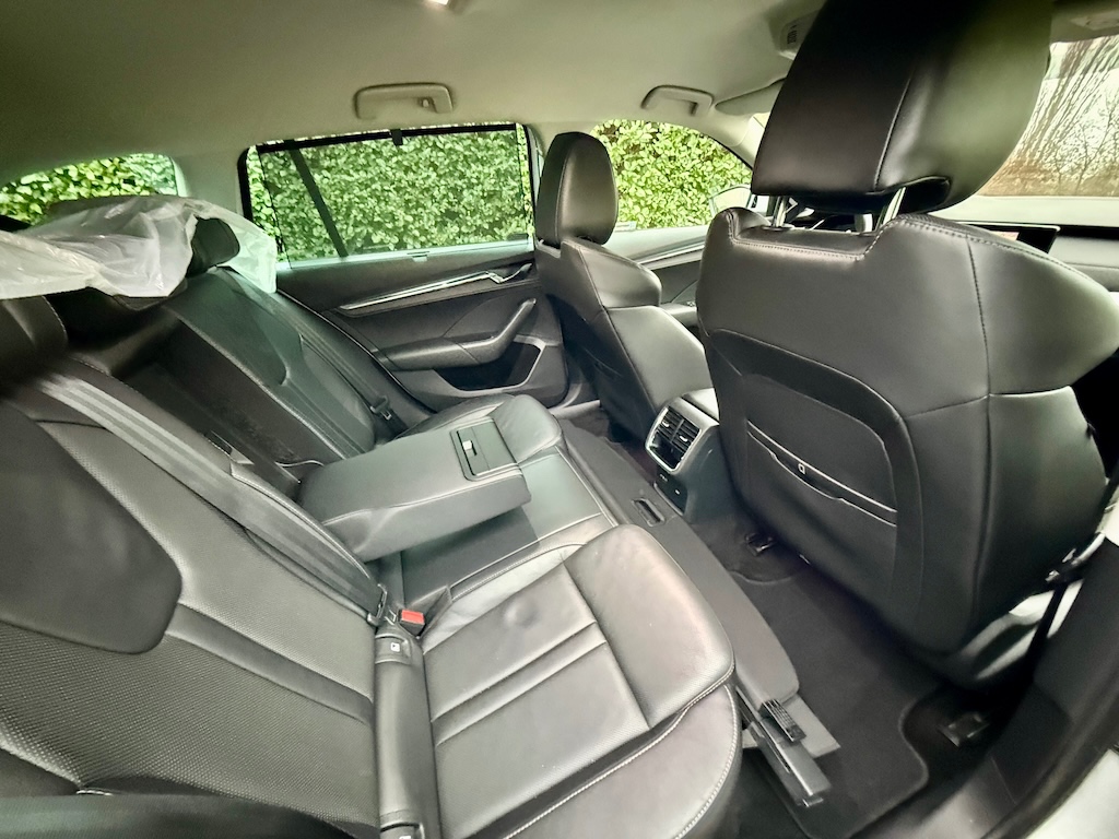 ŠKODA OCTAVIA IV 1,5TSi G-TEC 96kW STYLE DSG TAŽNÉ NEZ.TOPEN - 10