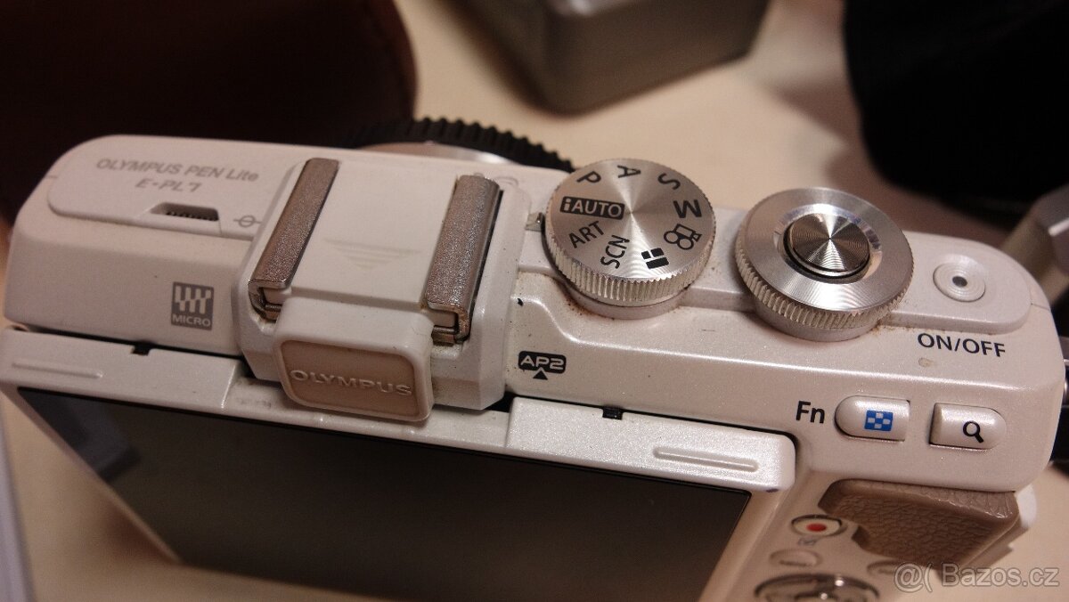 Olympus E-PL7 + 14-42 + 40-150 - 10