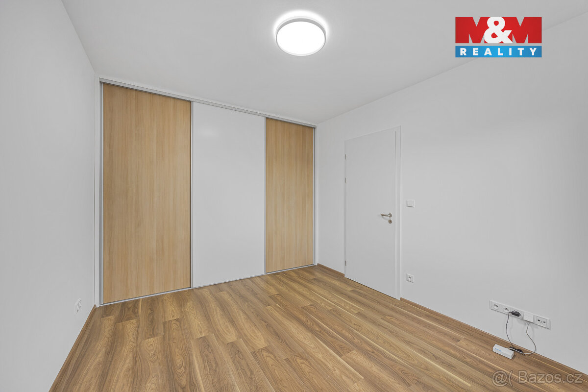 Pronájem bytu 3+kk, 74 m², Pardubice, ul. Bratr. Veverkových - 10