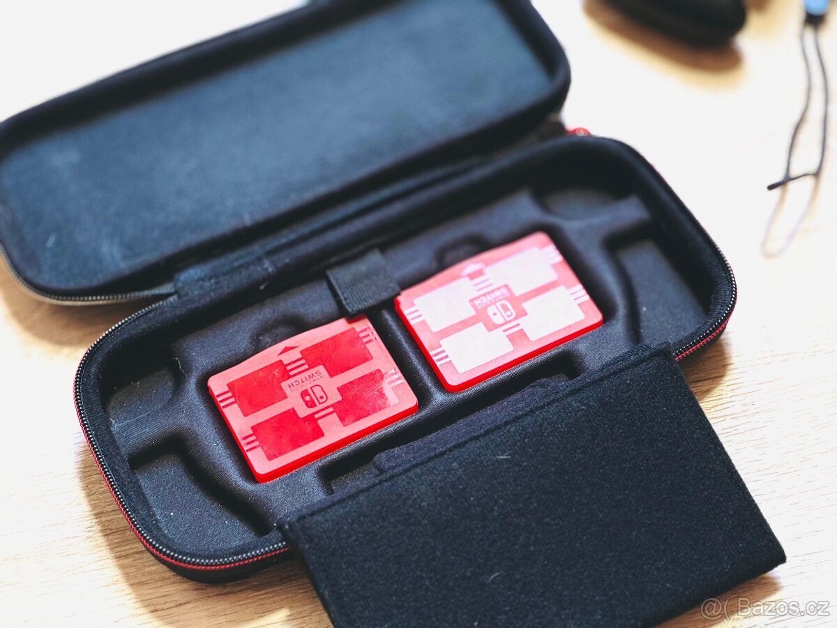 Nintendo Switch - Kompletní Příslušenství + 6 her - 10