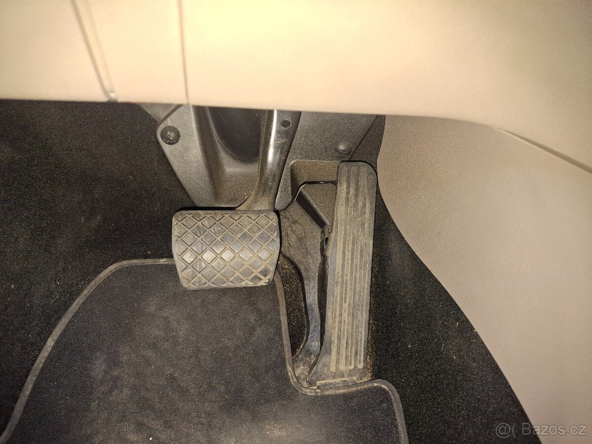 Škoda Yeti 1,2 TSI automat - 10