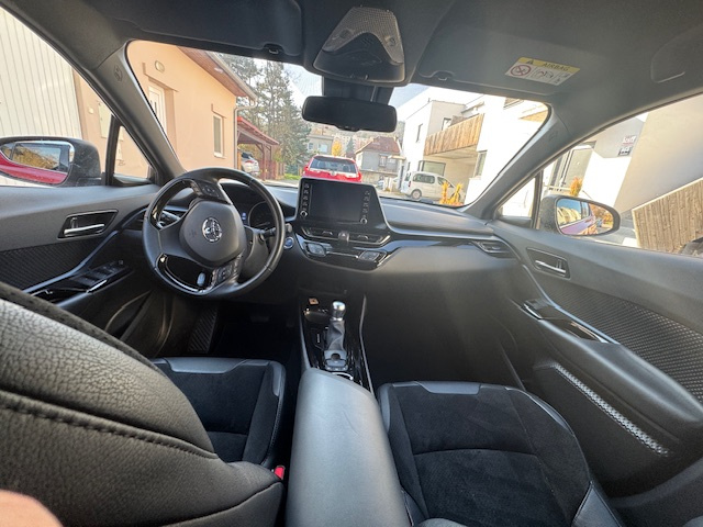 Toyota C-HR 1.8 Hybrid - 10