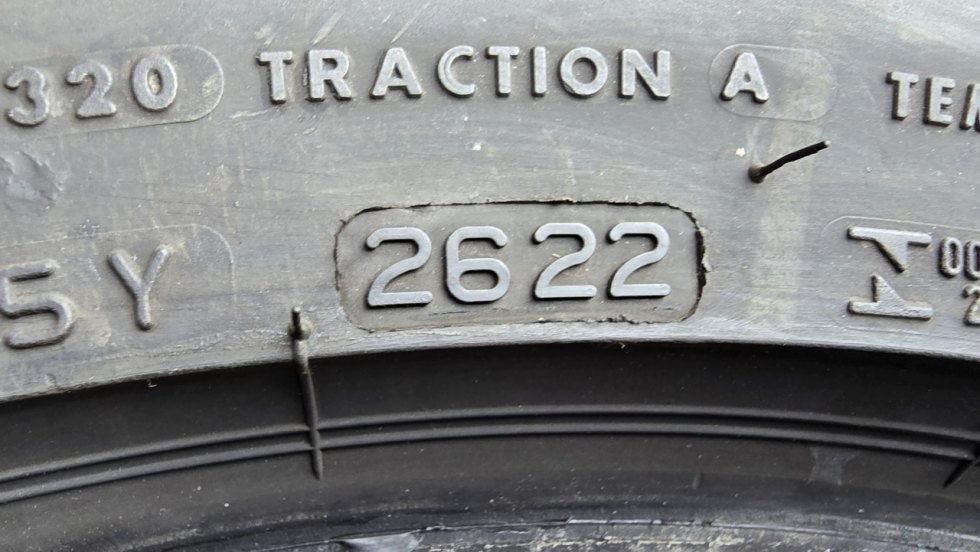 Letní pneu 245/45/19 Bridgestone - 10