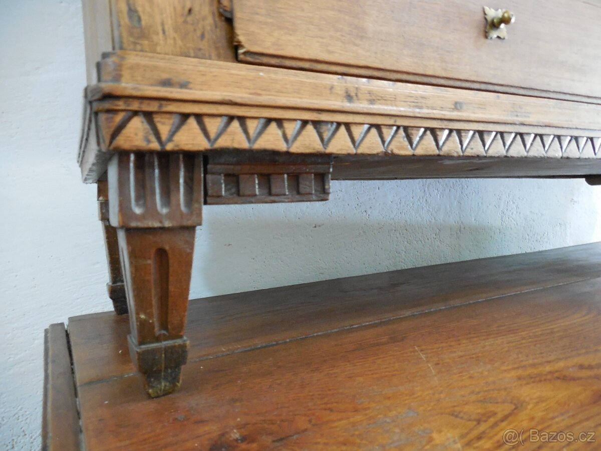 Klasicistní kredenc příborník - 10