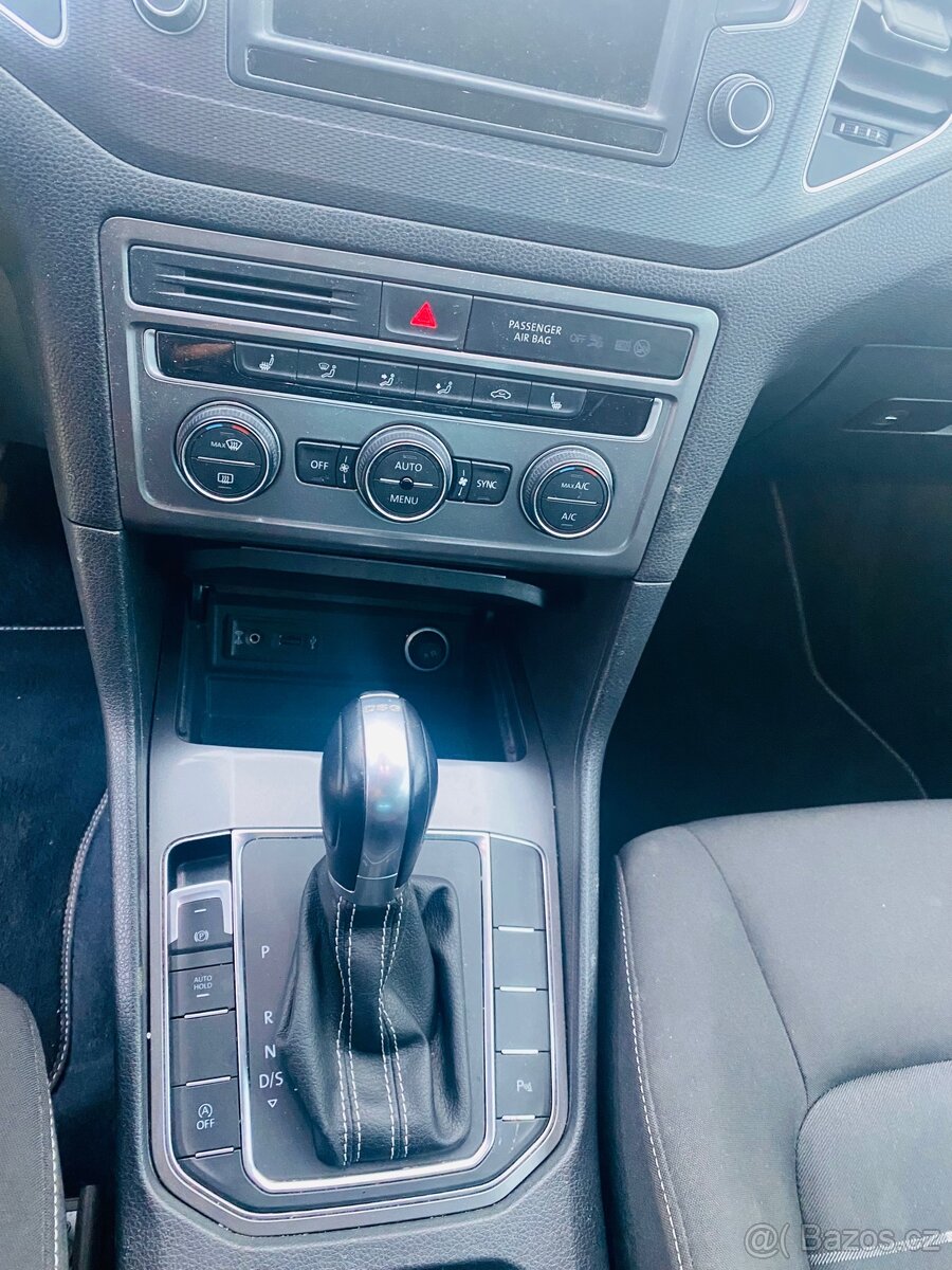 VW Golf Sportsvan 2.0 TDi 110kw DSG Lounge Cebia - 10