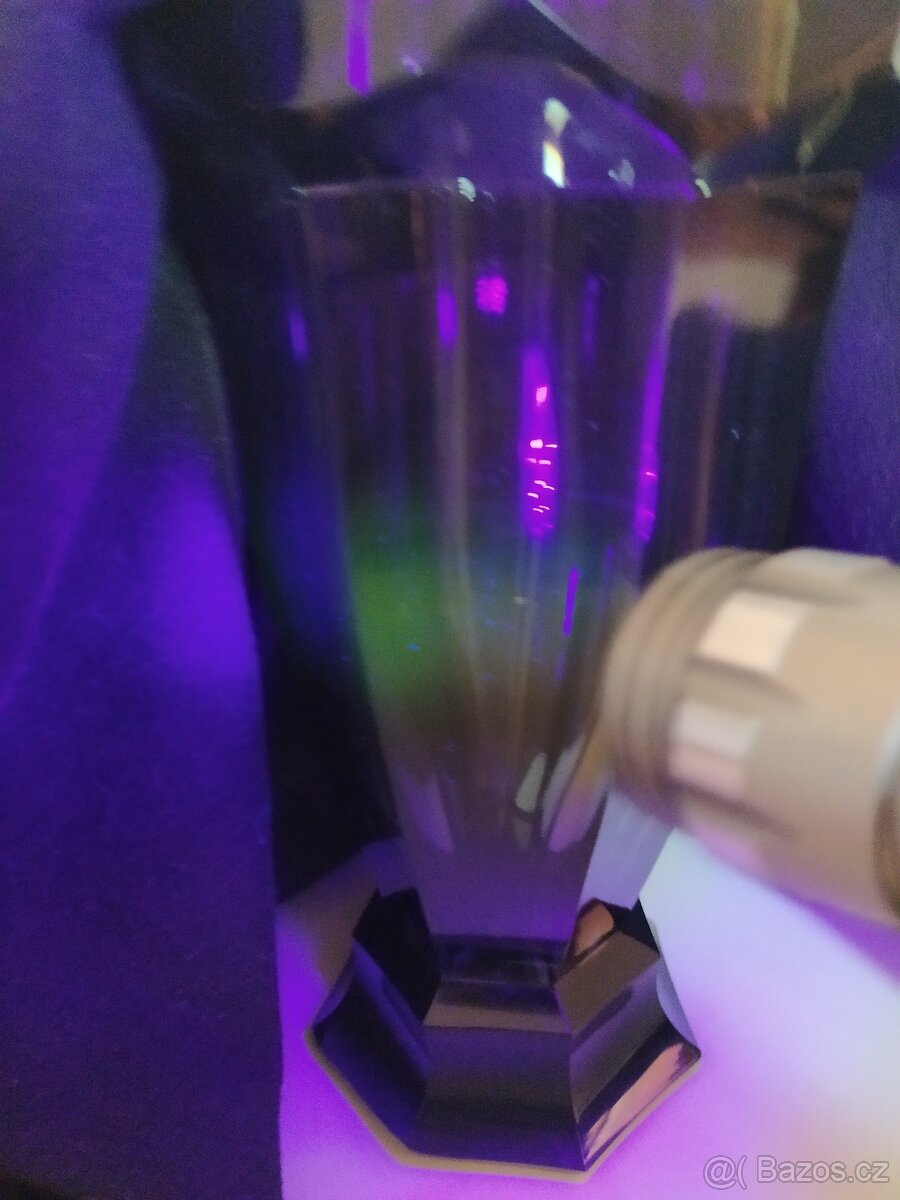 Starožitná skleněná Art Deco hranovaná váza, Rudolf Hloušek - 10