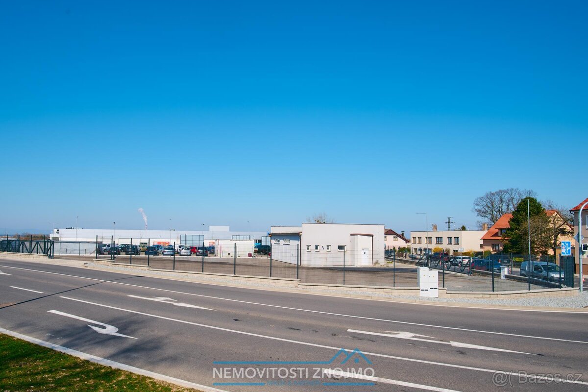 Prodej komerčního areálu 1801 m včetně showroomu Srubec - Č - 10
