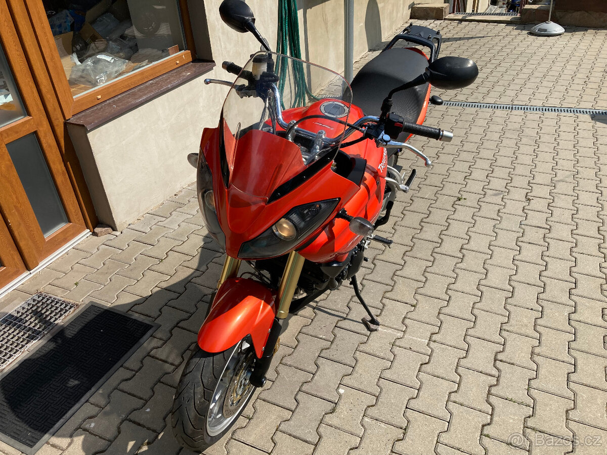 Triumph Tiger 1050 - 10