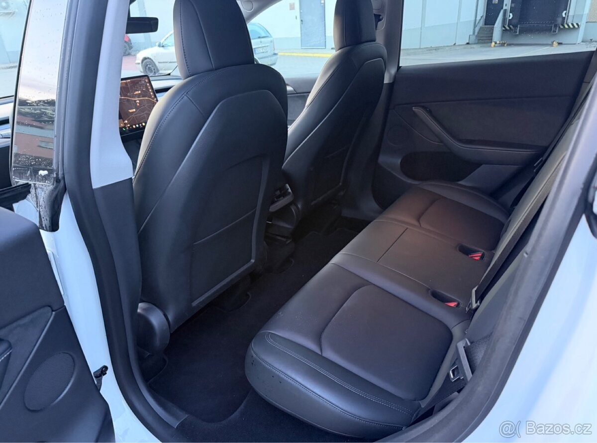 Tesla Model Y LR, 4x4, 114t km, odpočet DPH, nové zimní - 10