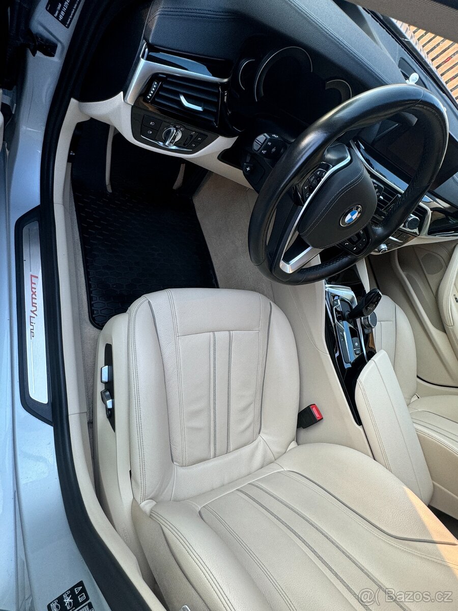 BMW 530XDrive Touring G31 - 10