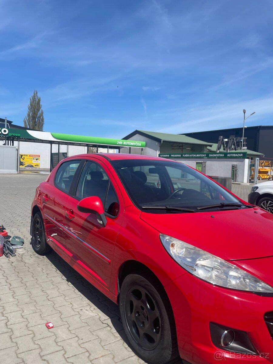 Peugeot 207 1.4i - 10