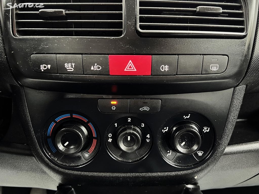 OPEL COMBO 1.4i 70kw 2015 135km klima - 10