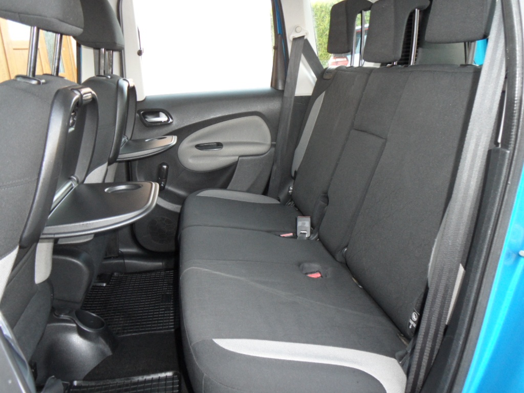 Citroen C3 Picasso 1.4 VTi,70kw,zak. v ČR,naj,96000km - 10