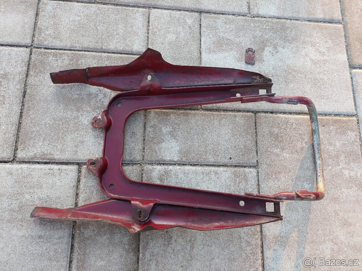 Jawa CZ 175 kyvacka - podsedlovy plech s madlem - 10