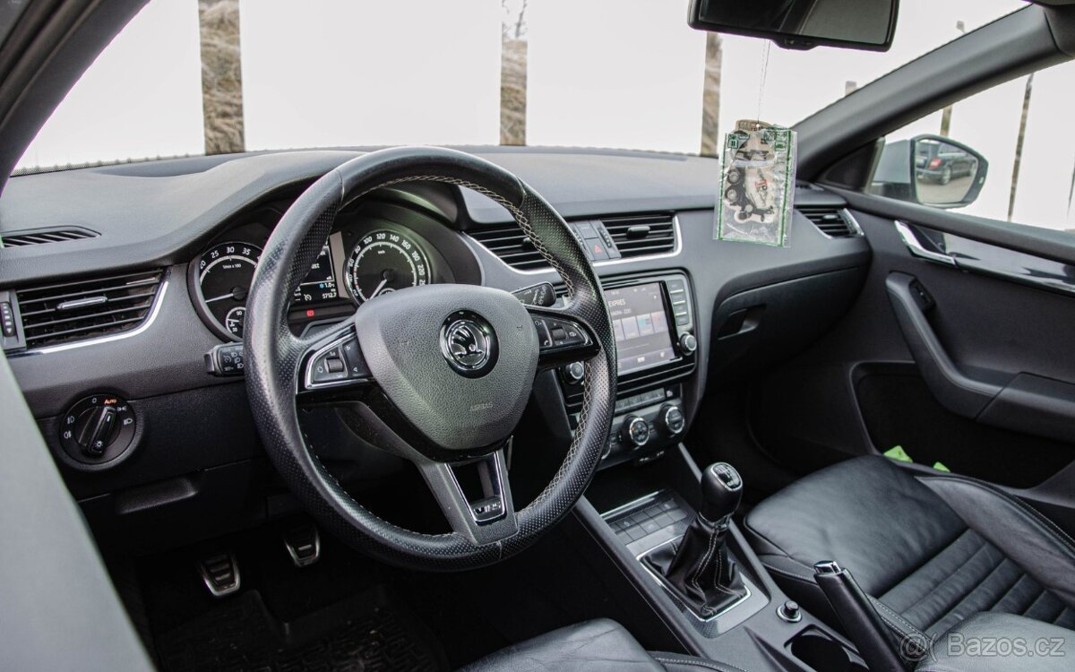 Škoda Octavia Combi 2.0 TDI DPF RS - 10