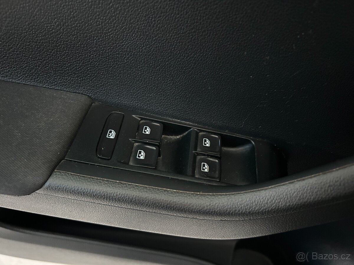 Škoda Fabia 1.2 TSI 81kW,STYLE,SERVISKA - 10