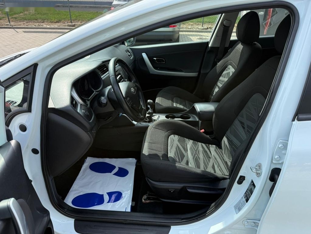 Kia Cee´d,1,6 CRDI - PARK. SENZORY - 10